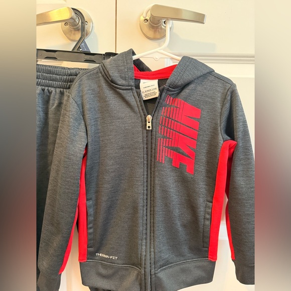 Toddler Boys Nike Sweatsuit Matching Set 4T Red & Grey - Picture 1 of 8